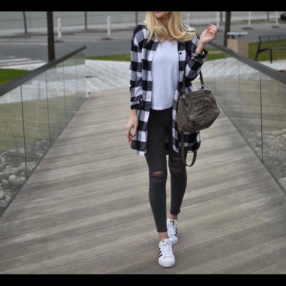 Givenchy Small Pandora Bag in Taupe - Authentic - Picture 2 of 6